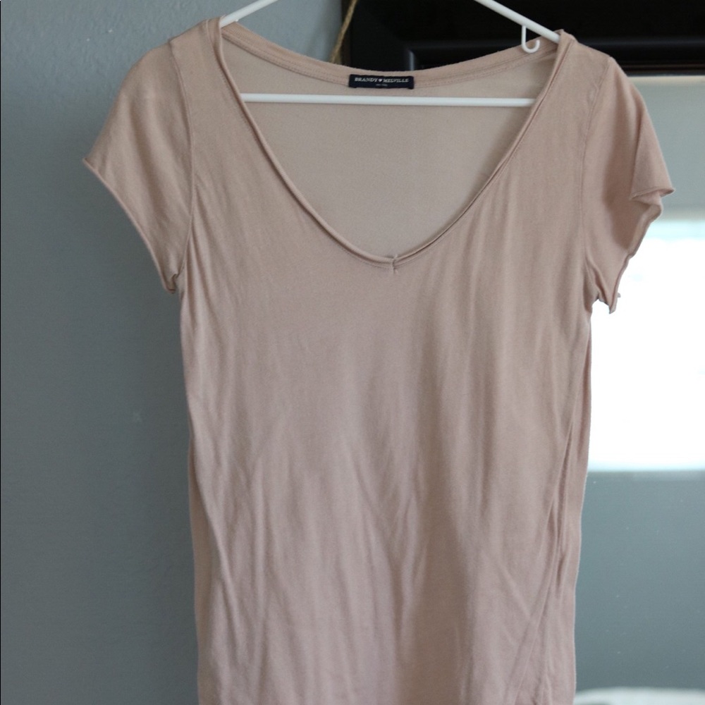 pink brandy melville t-shirt